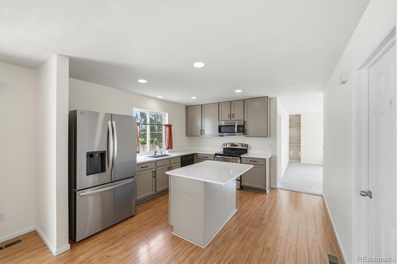3925 Kenwood Circle