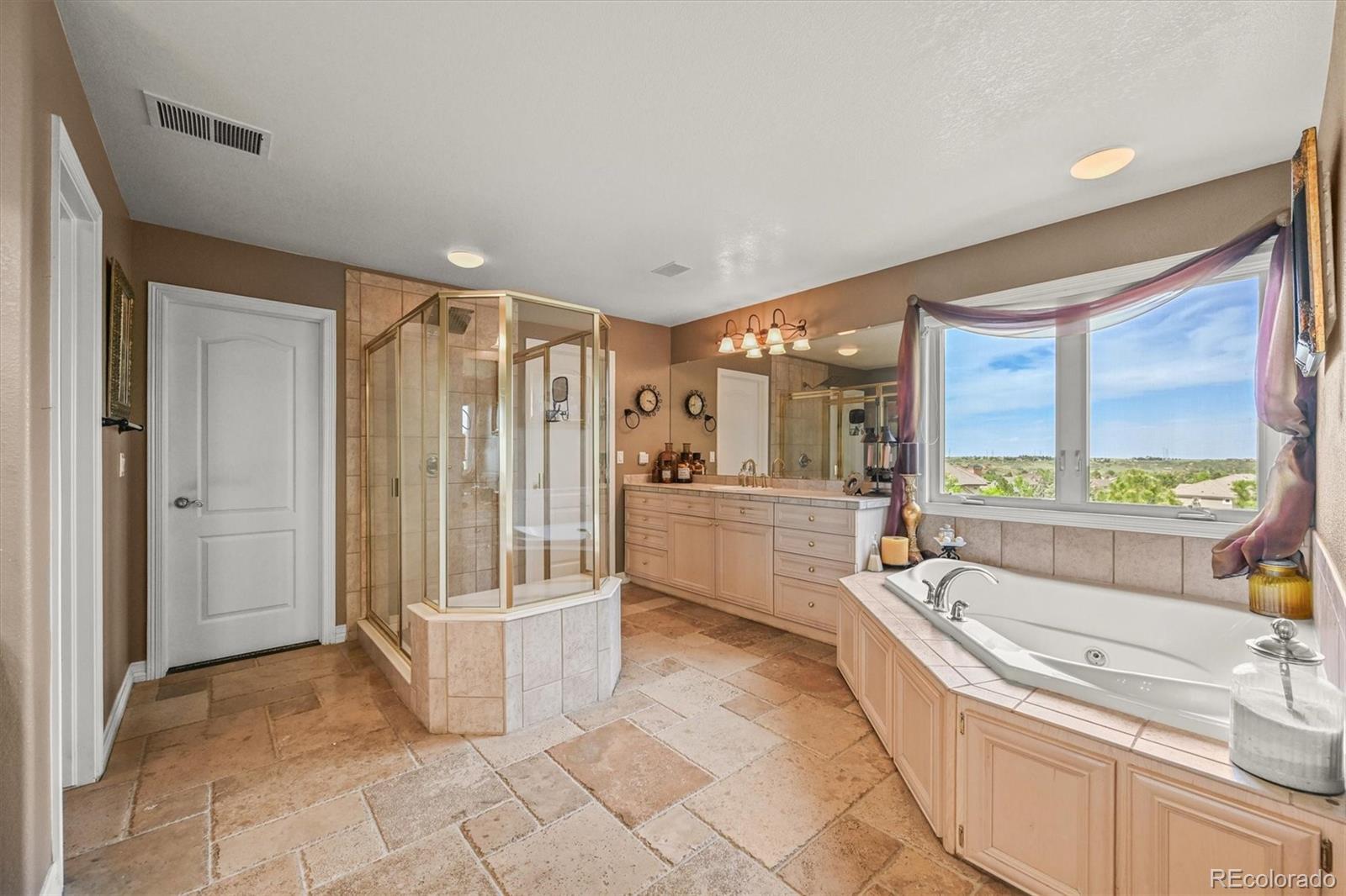 8518 High Ridge