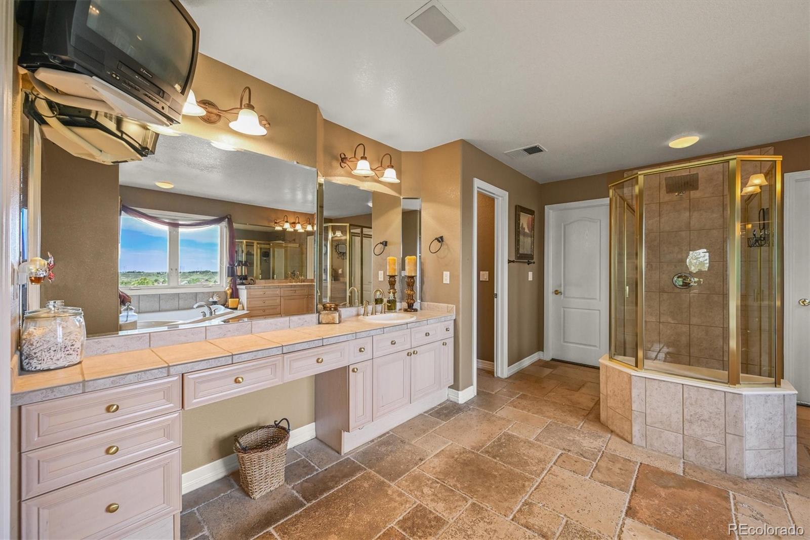 8518 High Ridge
