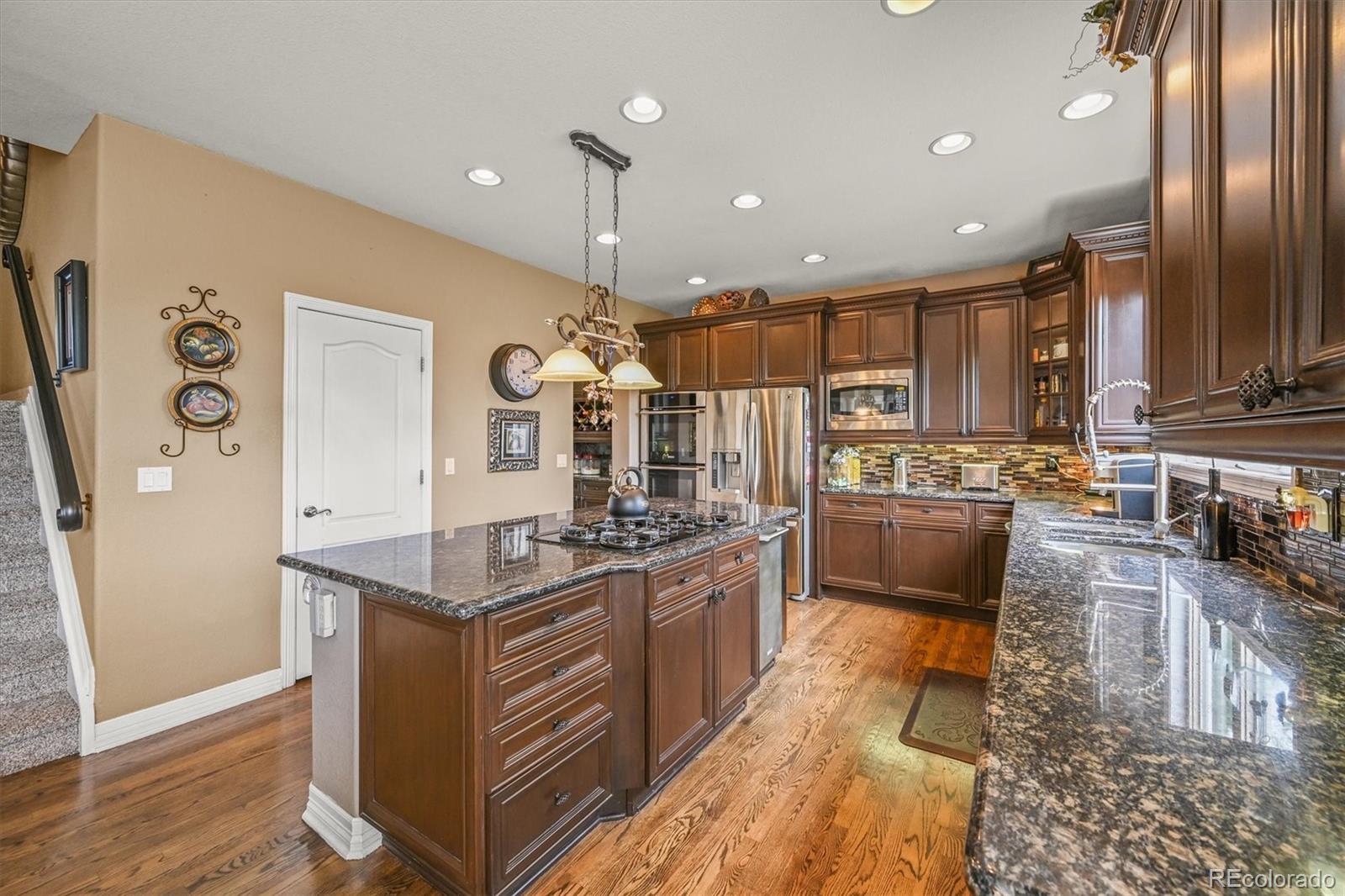 8518 High Ridge