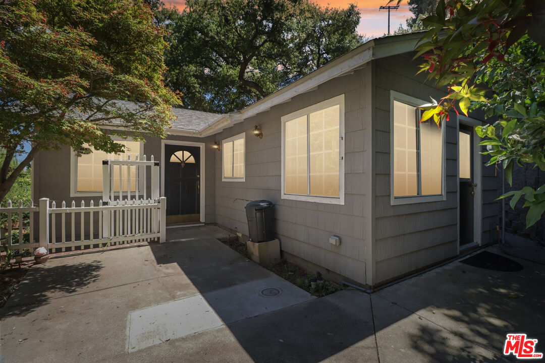 757 Skyland Dr