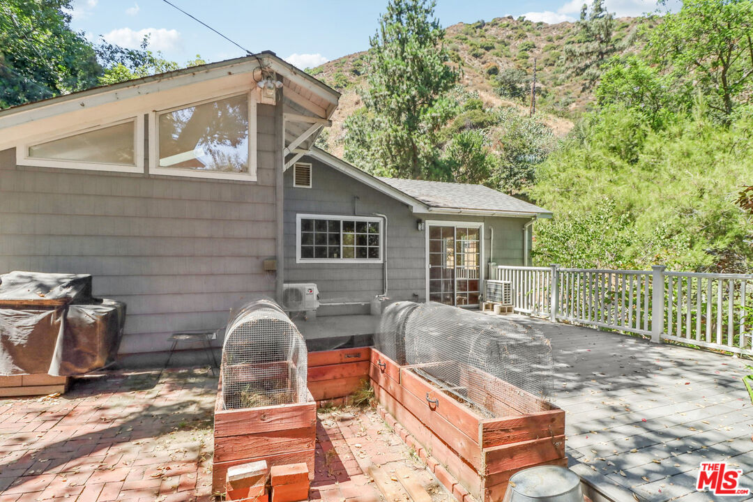 757 Skyland Dr