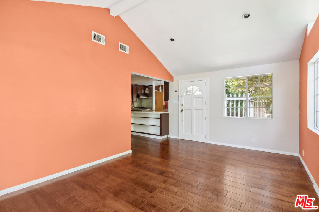757 Skyland Dr
