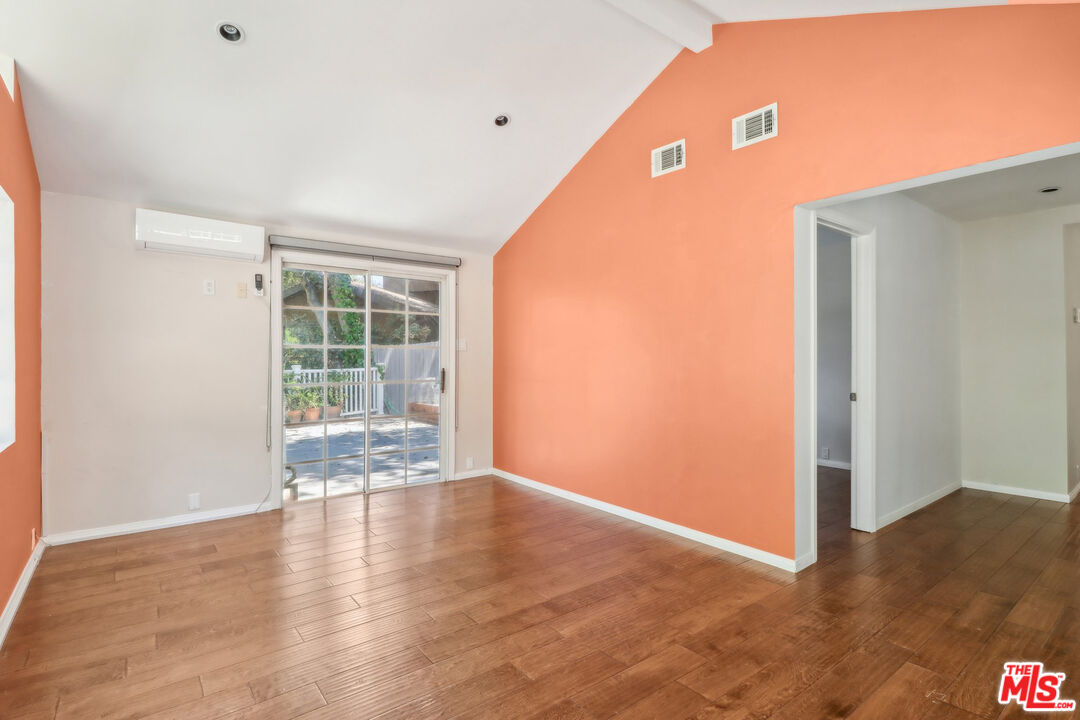 757 Skyland Dr