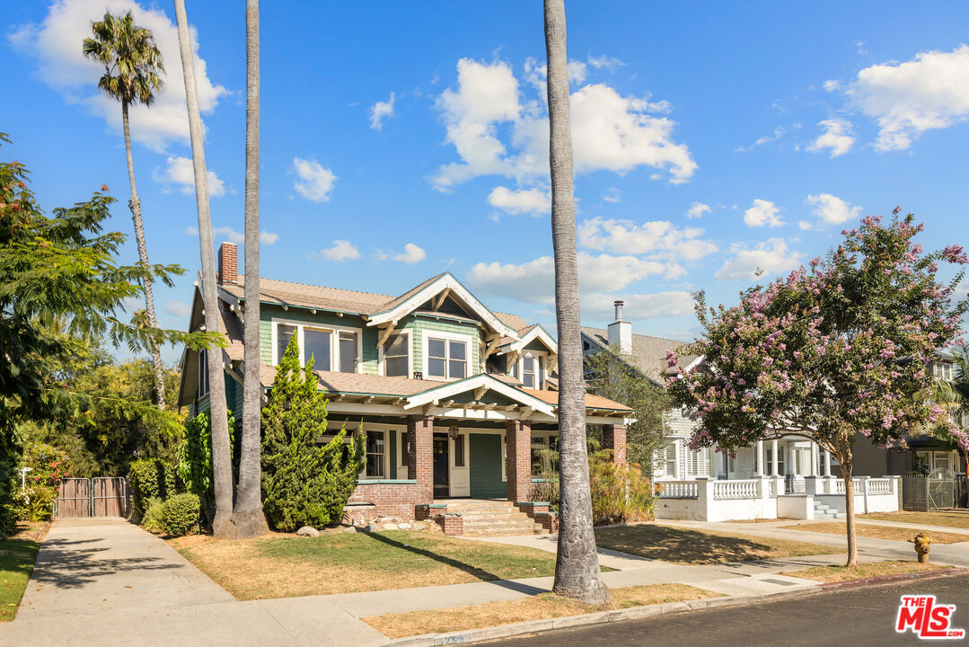 1253 3rd Ave