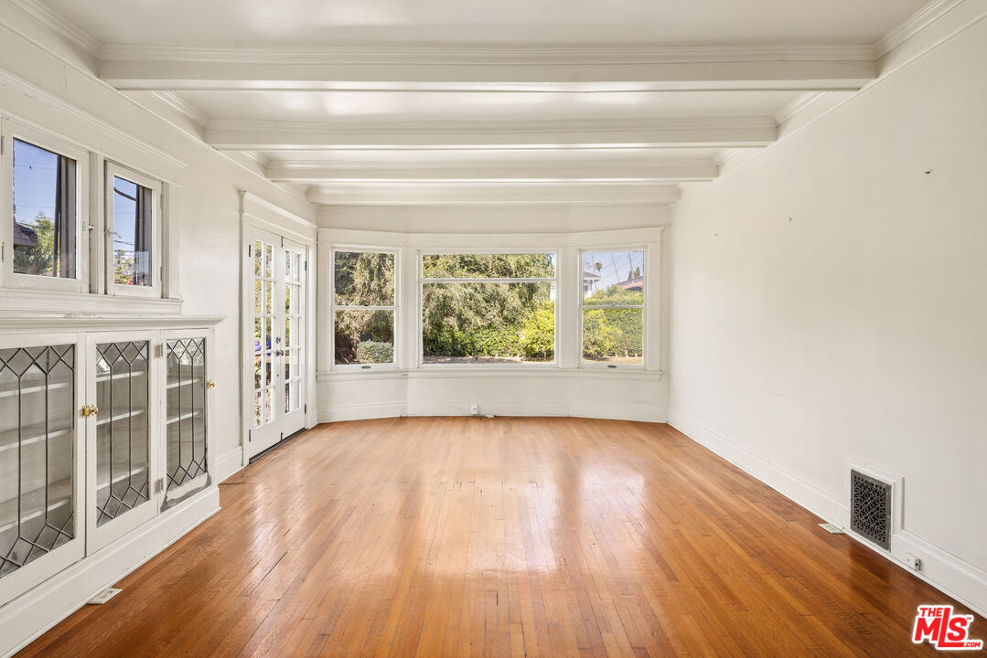 1253 3rd Ave