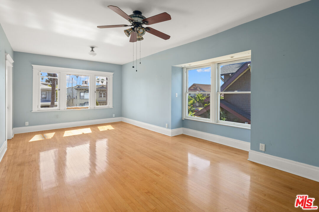 1253 3rd Ave