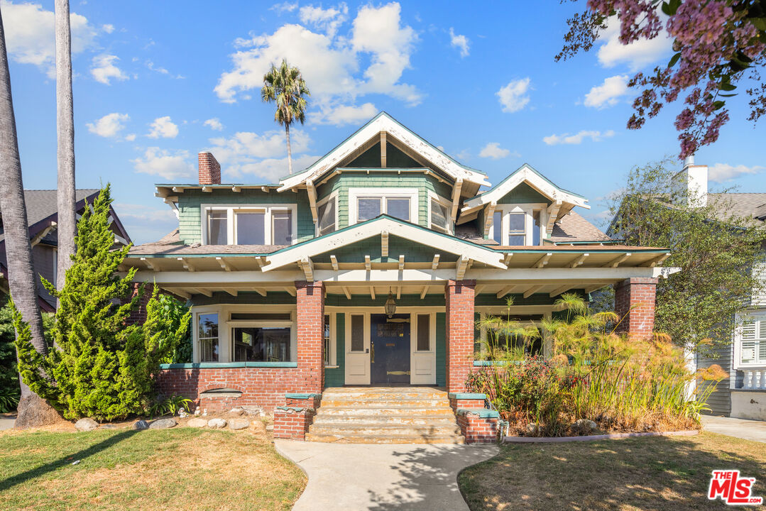 1253 3rd Ave