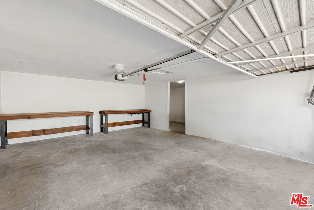 4232 Lexington Ave