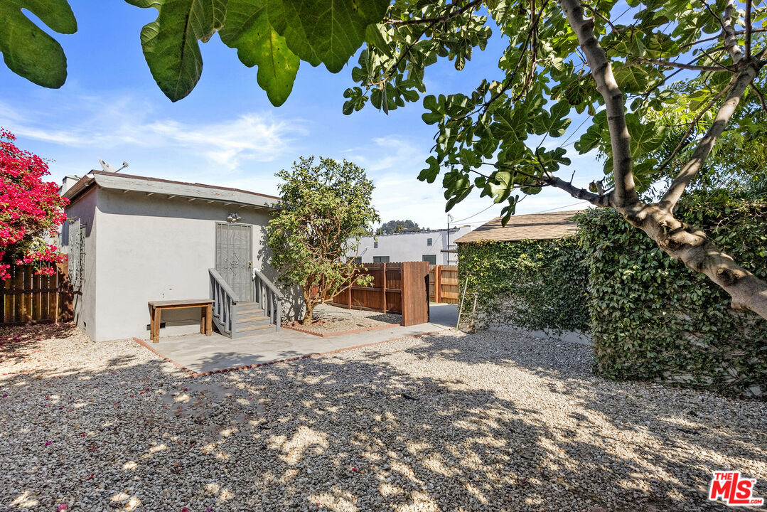 4232 Lexington Ave