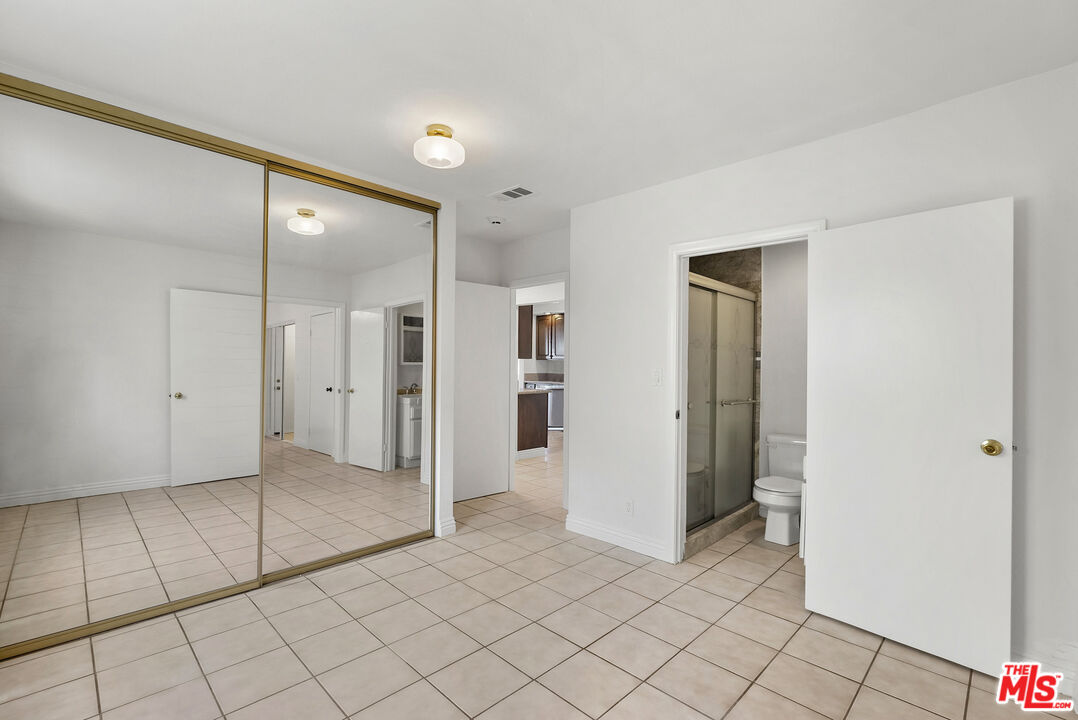 4232 Lexington Ave