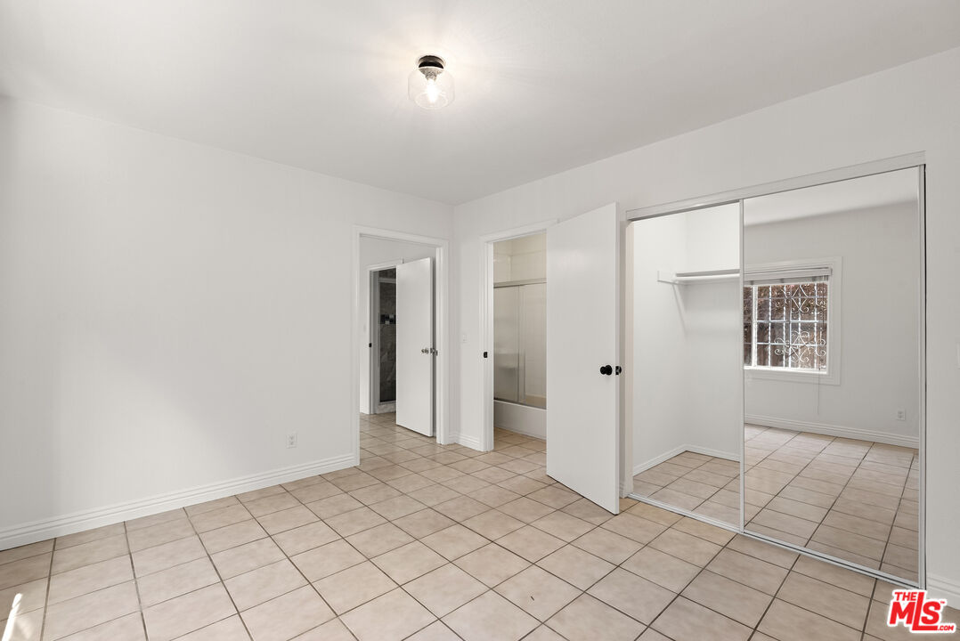 4232 Lexington Ave