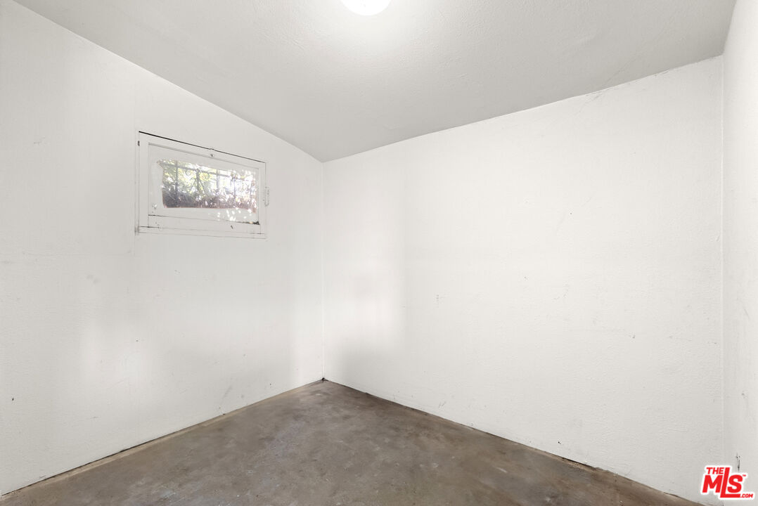 4232 Lexington Ave