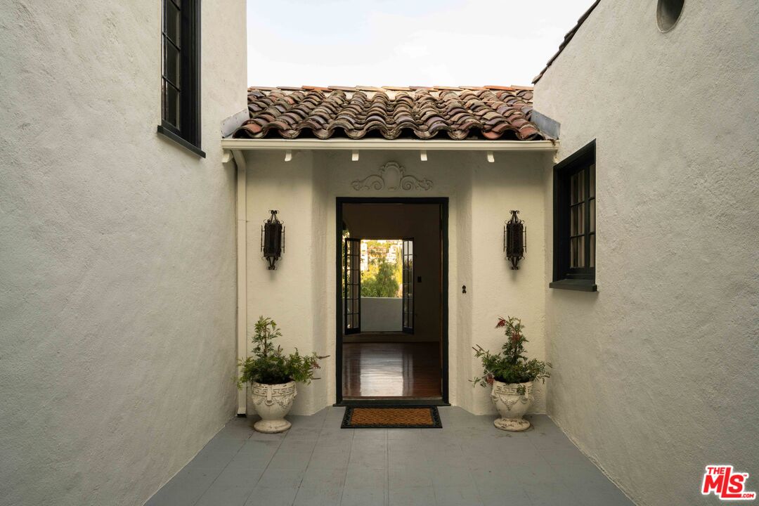 2021 Whitley Terrace Steps