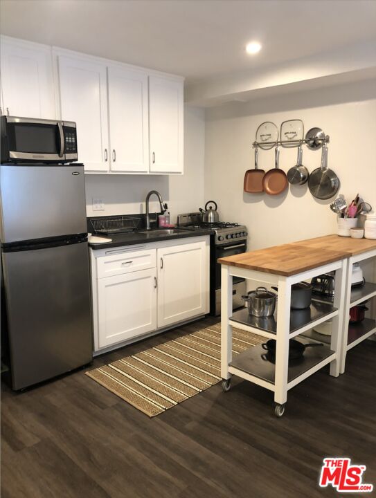 1261 N Laurel Ave Unit: 21