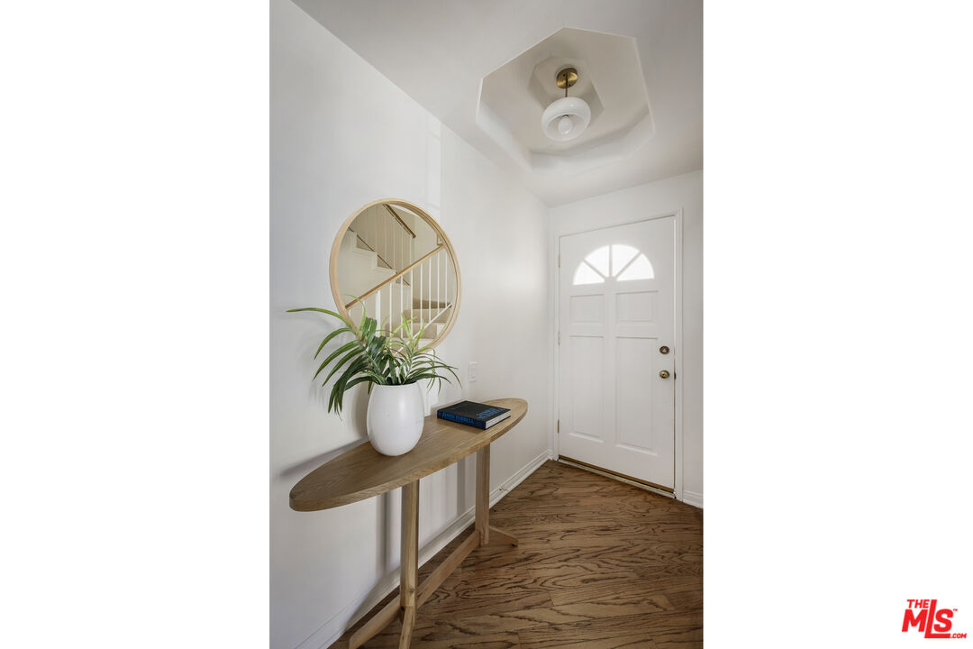 11110 Camarillo St Unit: 113