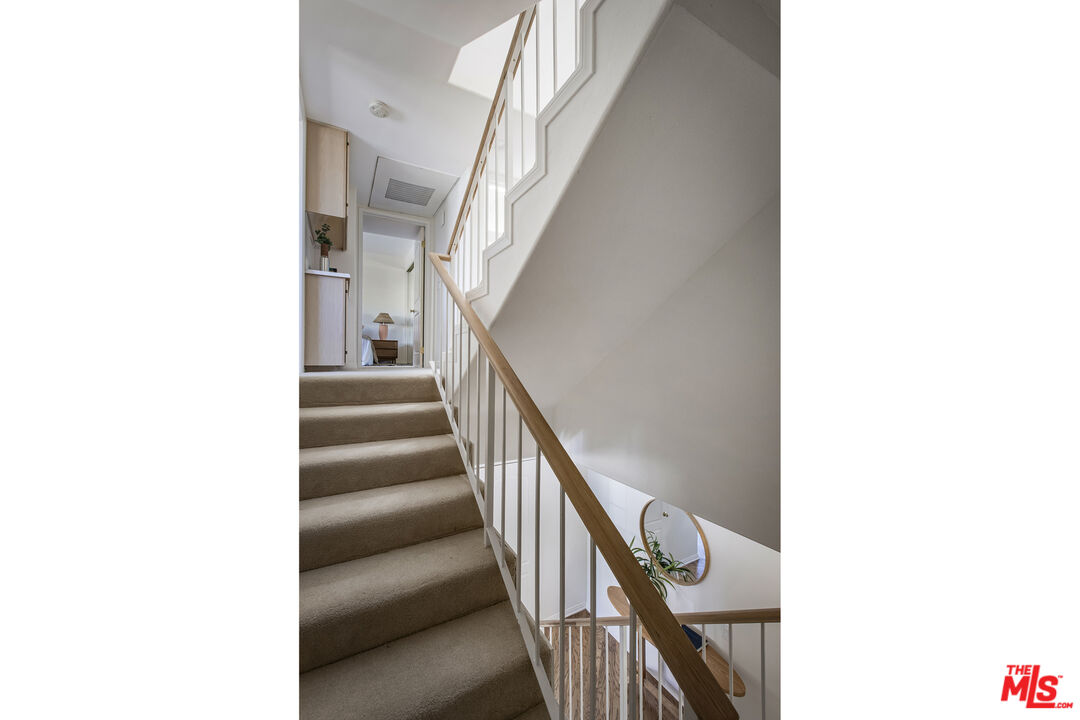 11110 Camarillo St Unit: 113