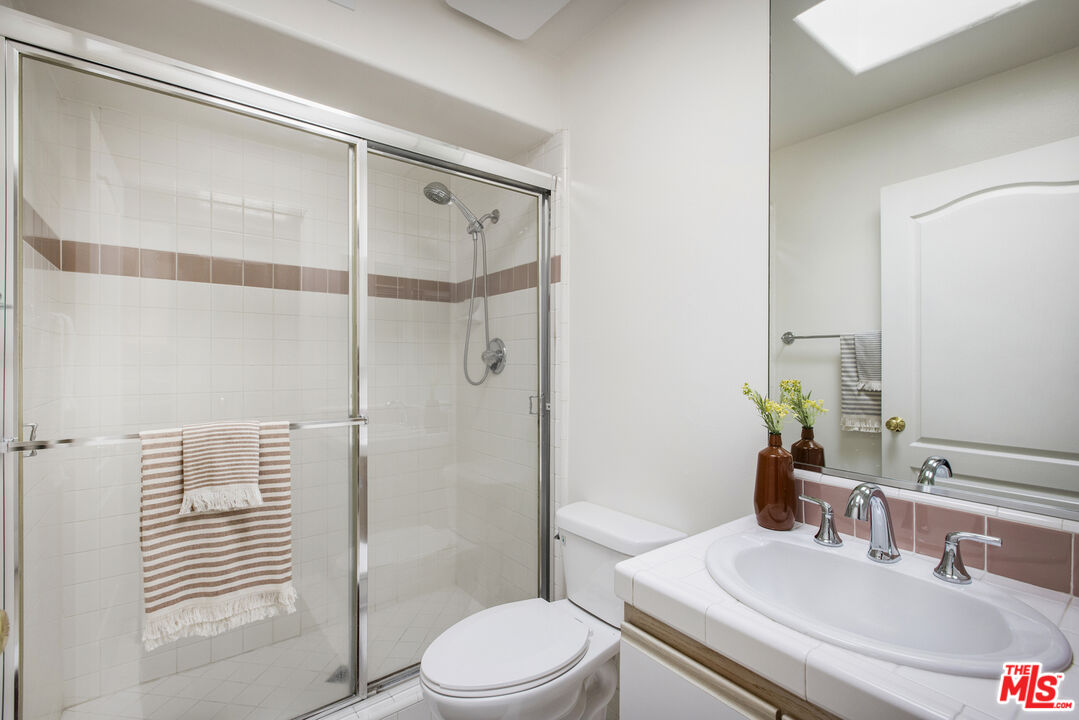 11110 Camarillo St Unit: 113