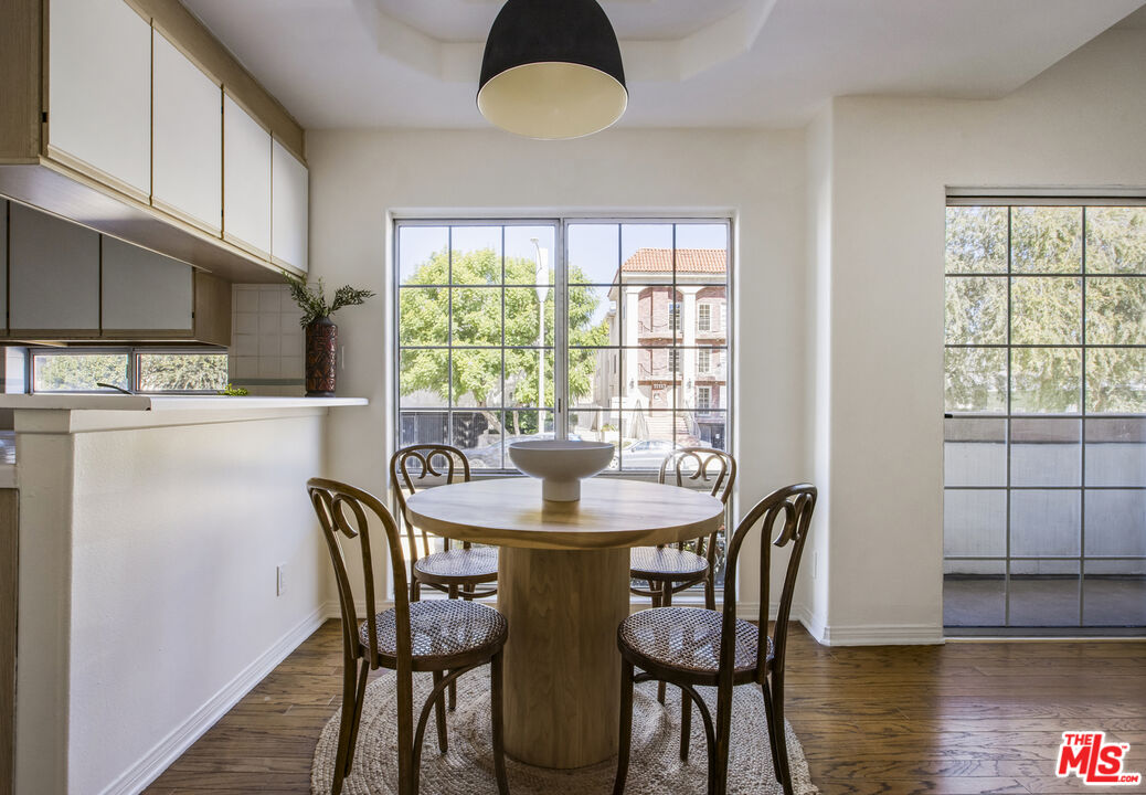 11110 Camarillo St Unit: 113