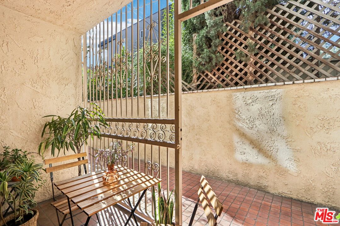 5125 Harold Way Unit: 104