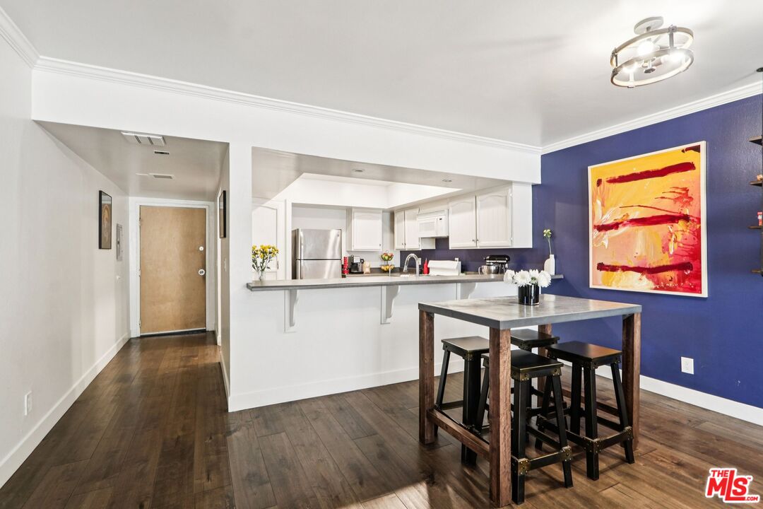 5125 Harold Way Unit: 104