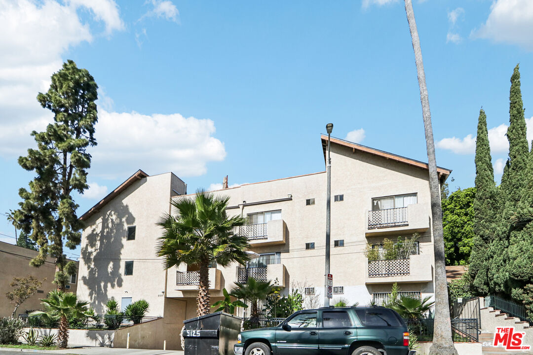 5125 Harold Way Unit: 104