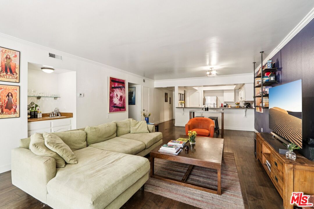 5125 Harold Way Unit: 104