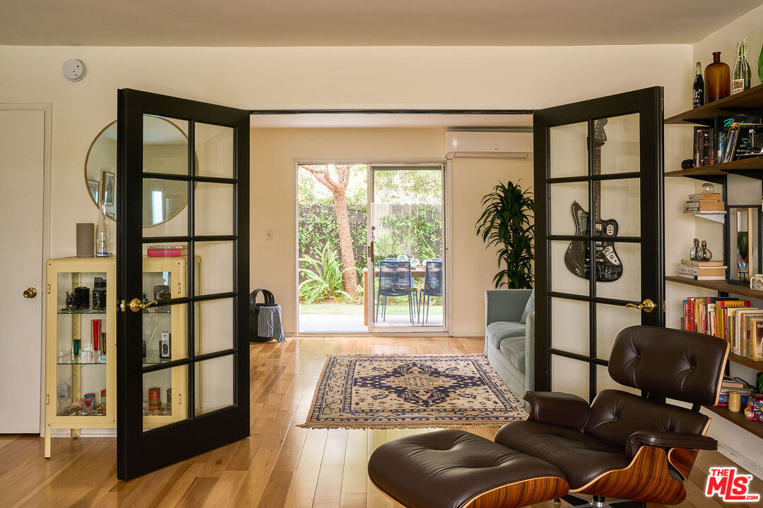 4343 Finley Ave Unit: 4