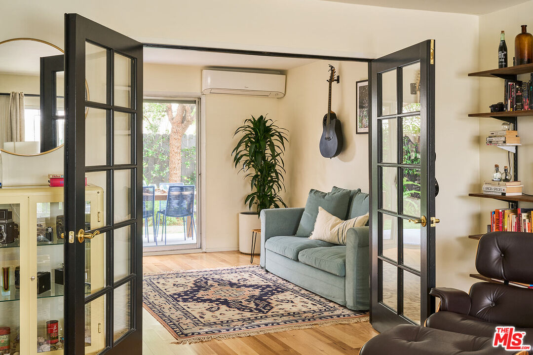 4343 Finley Ave Unit: 4