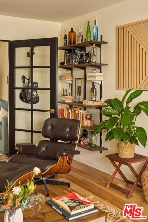 4343 Finley Ave Unit: 4