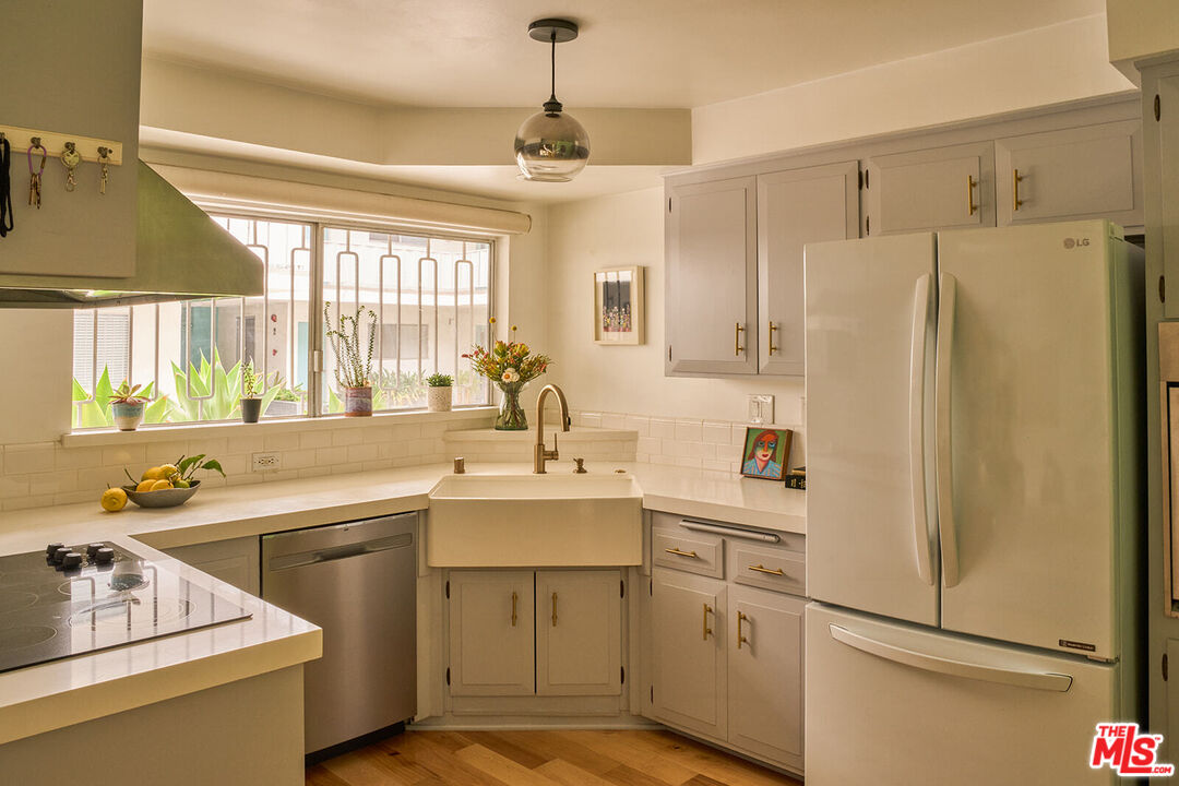 4343 Finley Ave Unit: 4