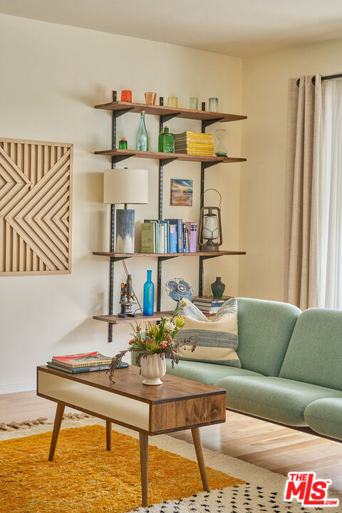 4343 Finley Ave Unit: 4