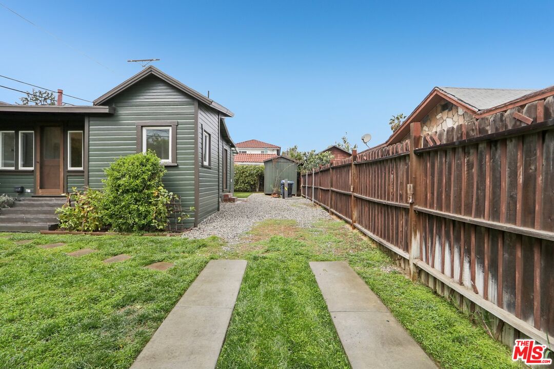 2747 Denby Ave
