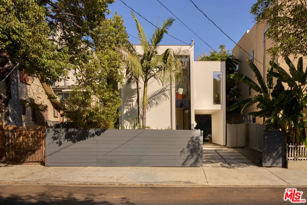 304 N Mountain View Ave