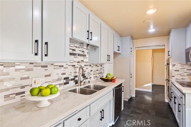 2100 E 2nd ST Unit: 305