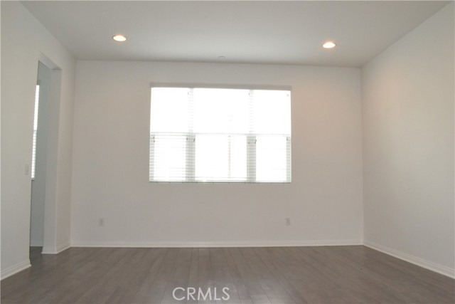 149 E Commercial ST
