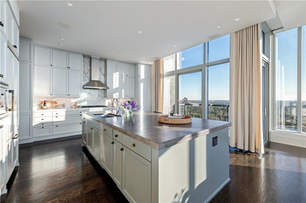3630 Peachtree Road NE Unit PH-340