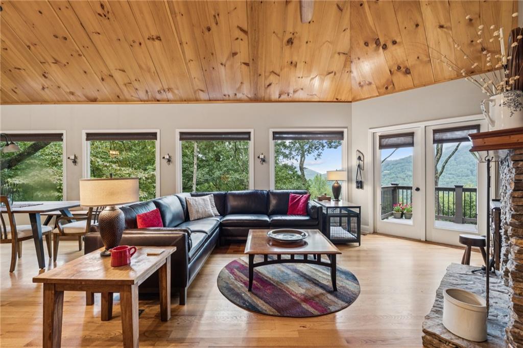 72 Foxglove Circle