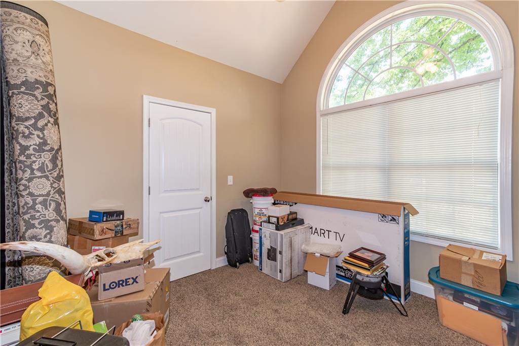 2208 Clarendon Court NE