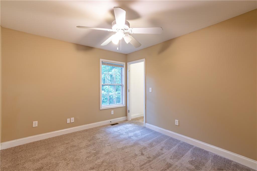 2208 Clarendon Court NE