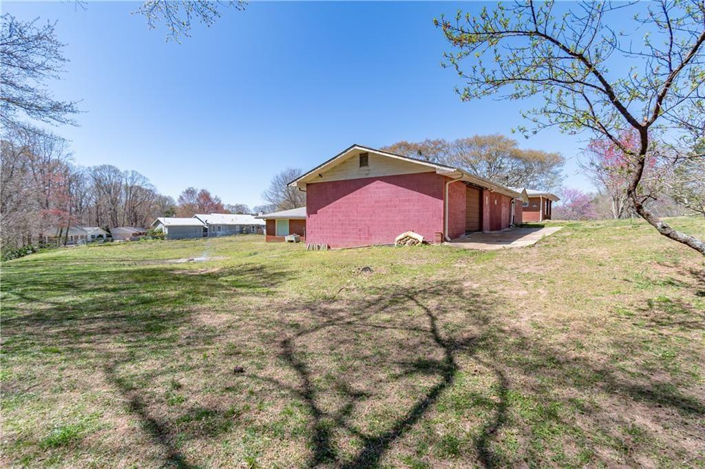 3929 Perry Lane