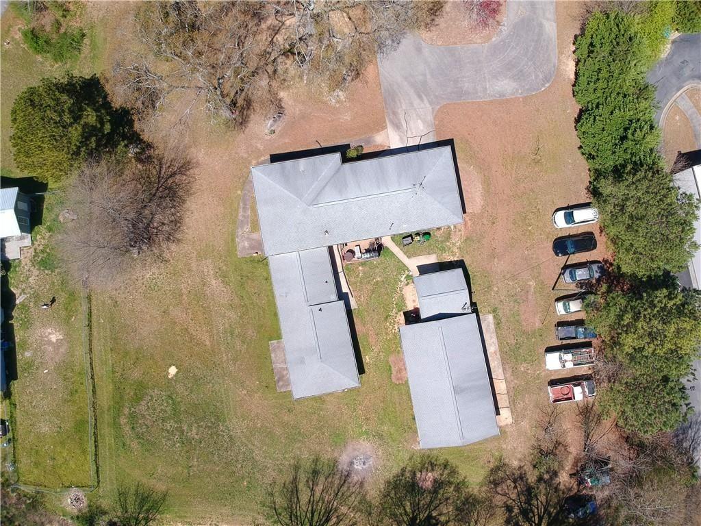 3929 Perry Lane