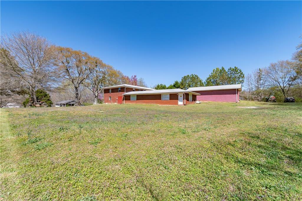 3929 Perry Lane