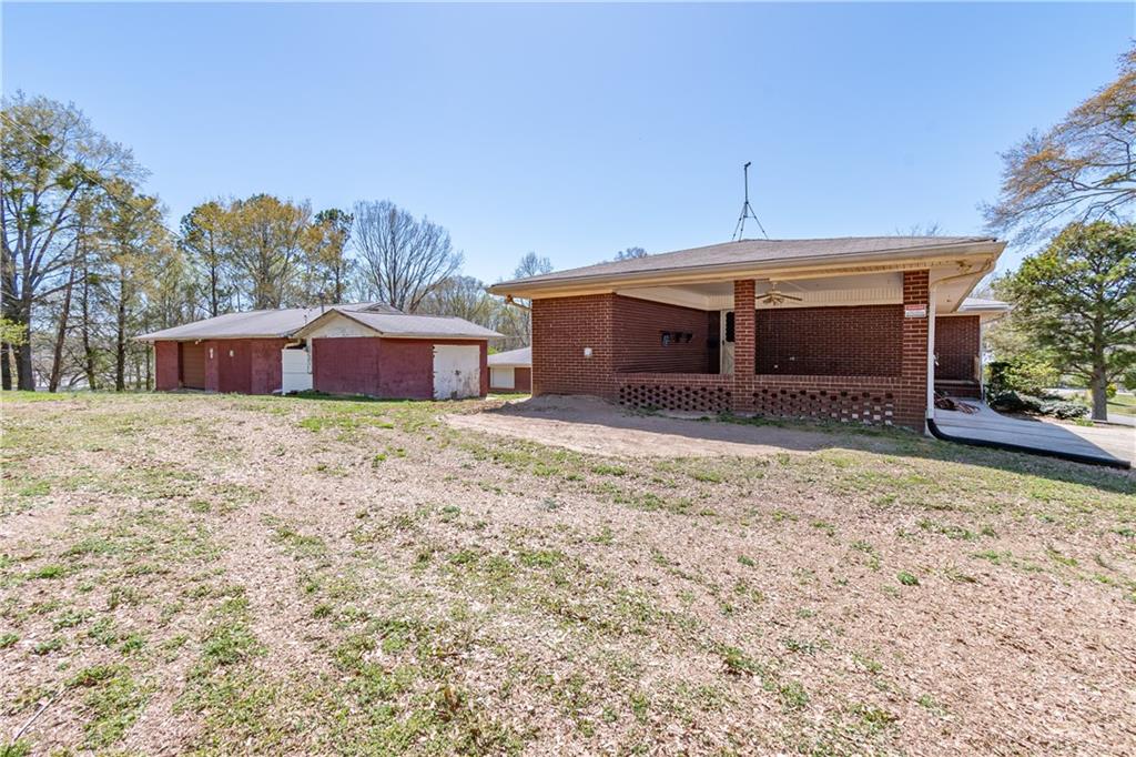 3929 Perry Lane