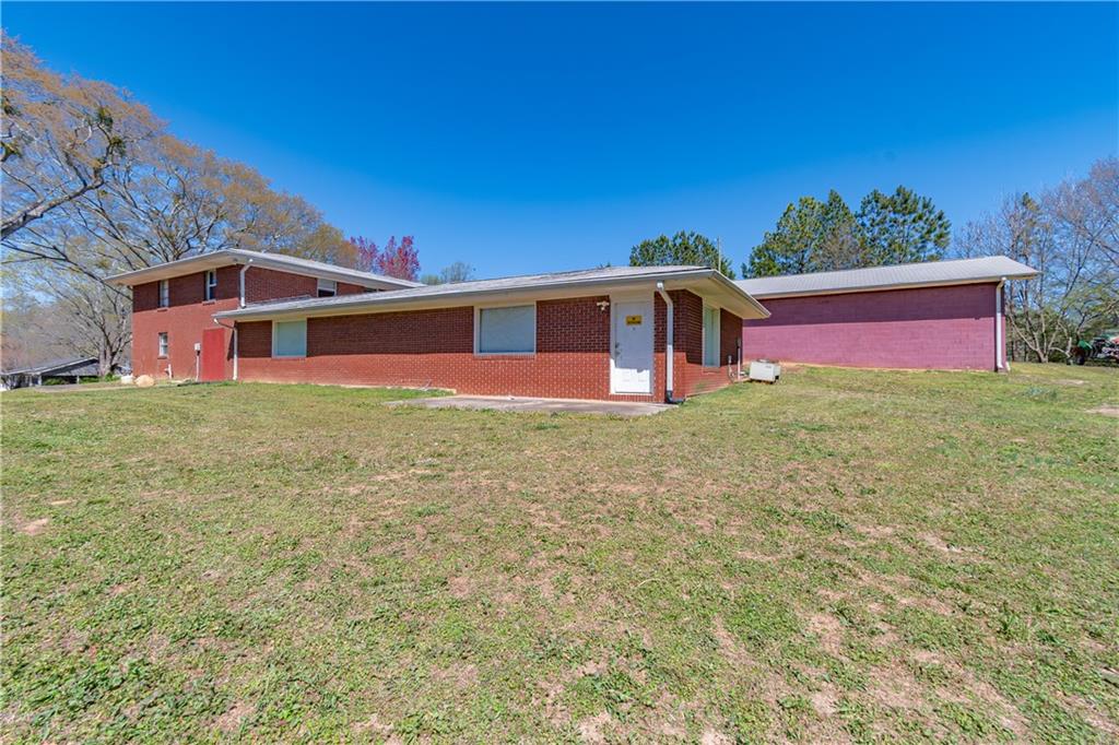 3929 Perry Lane