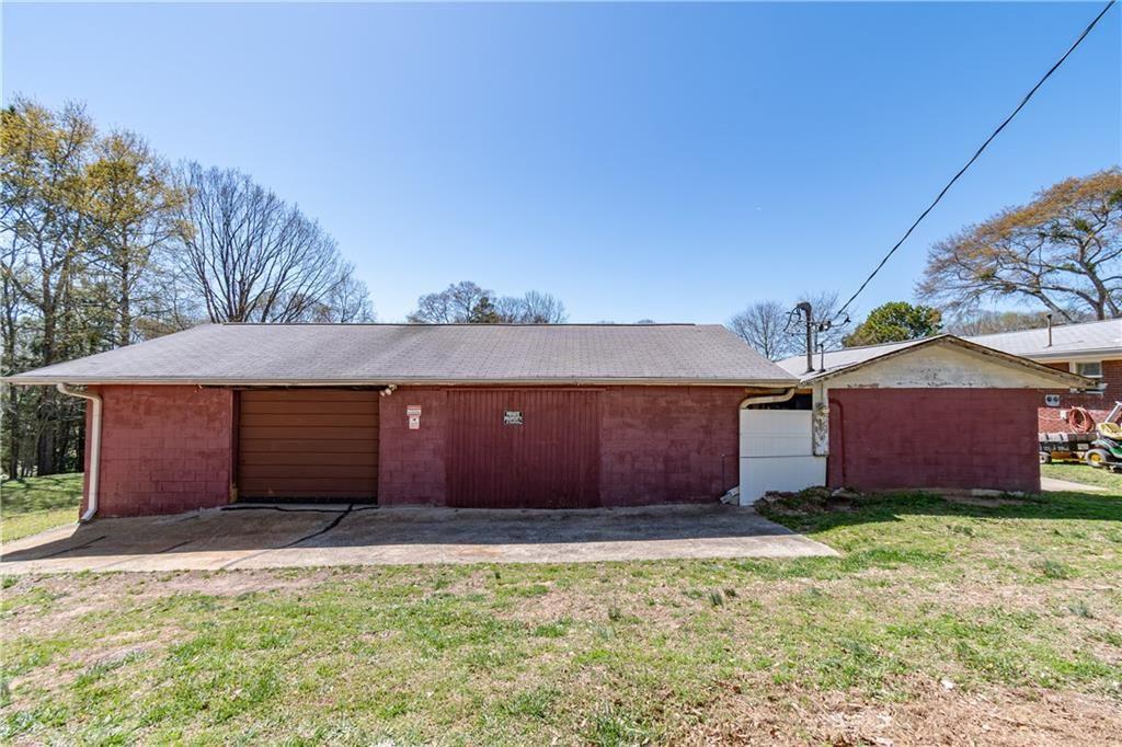 3929 Perry Lane