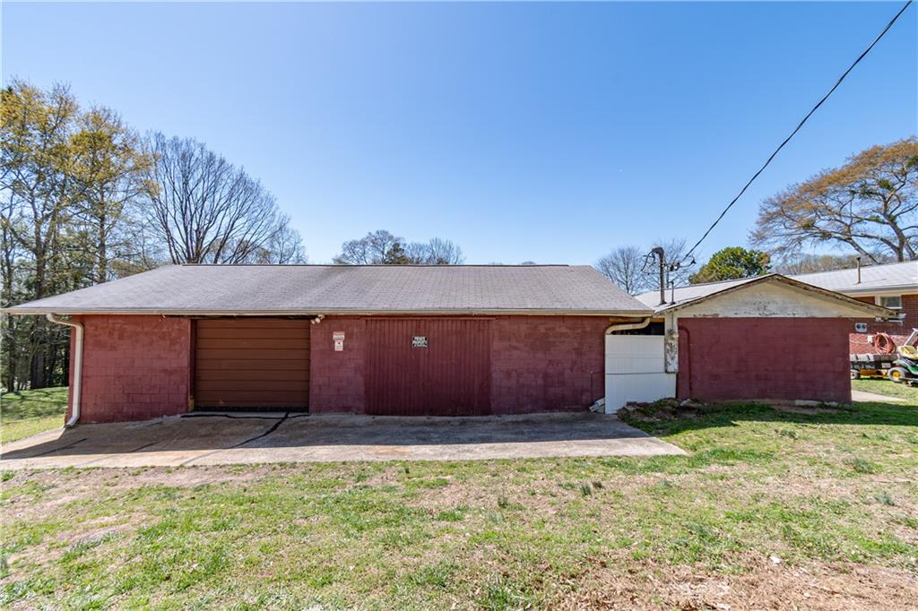 3929 Perry Lane