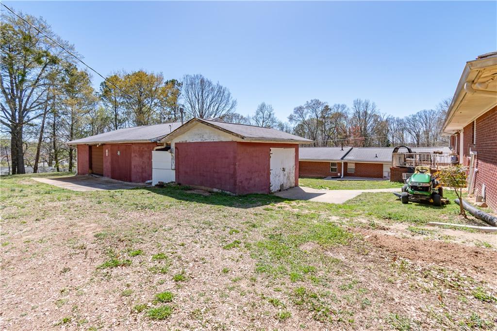 3929 Perry Lane
