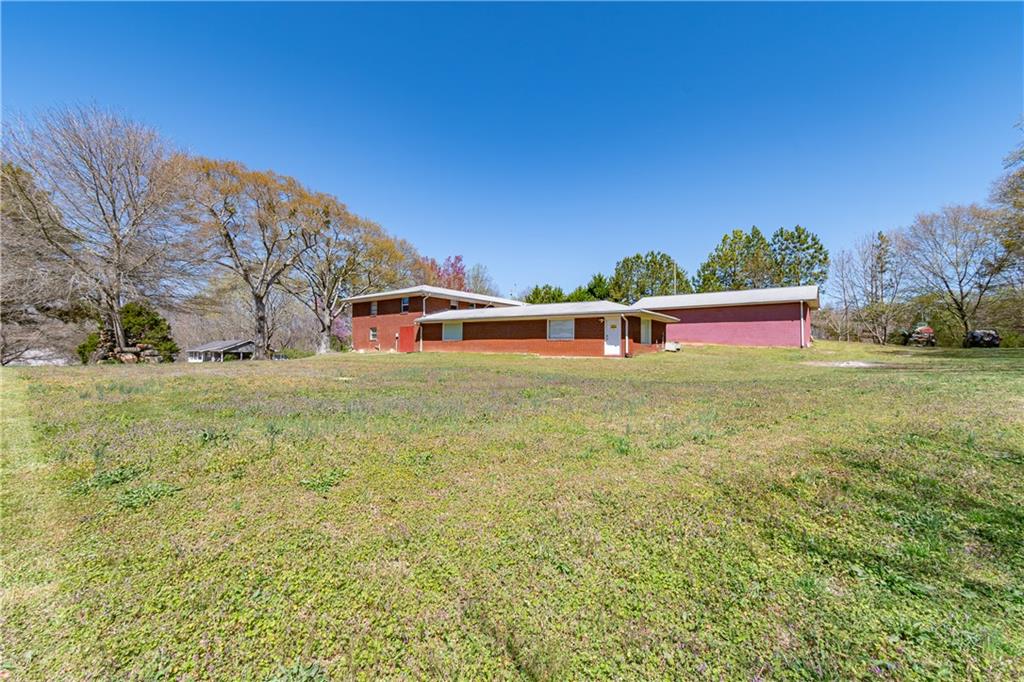 3929 Perry Lane
