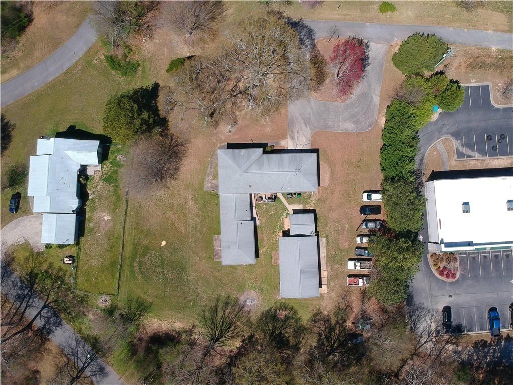 3929 Perry Lane